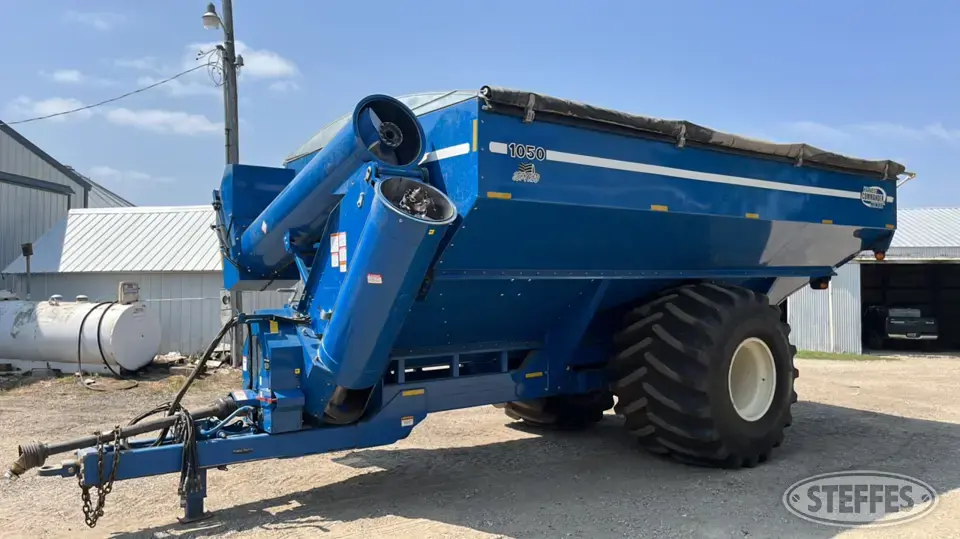 2010 Kinze 1050 Grain Cart