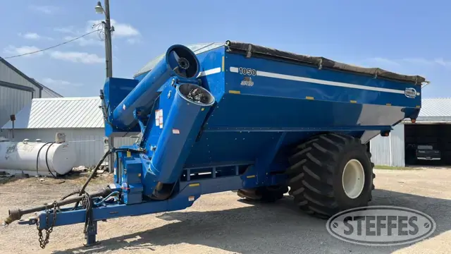 2010 Kinze 1050