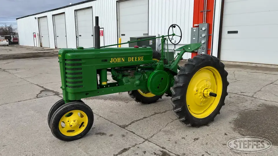 1941 John Deere H Collectible Tractor