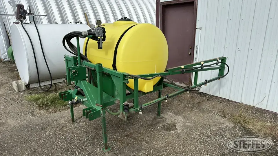 F/S Mfg Pull-Type Sprayer