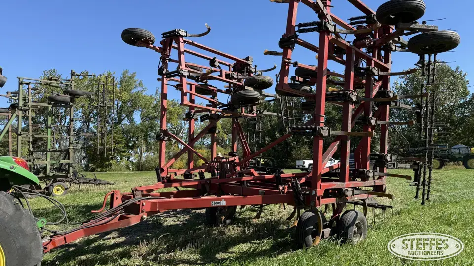 Case IH 5600 Chisel Plow
