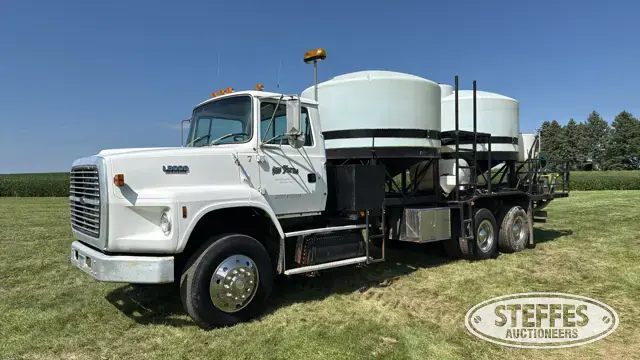 1992 Ford L8000