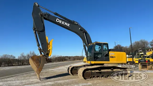 2006 Deere 270D LC