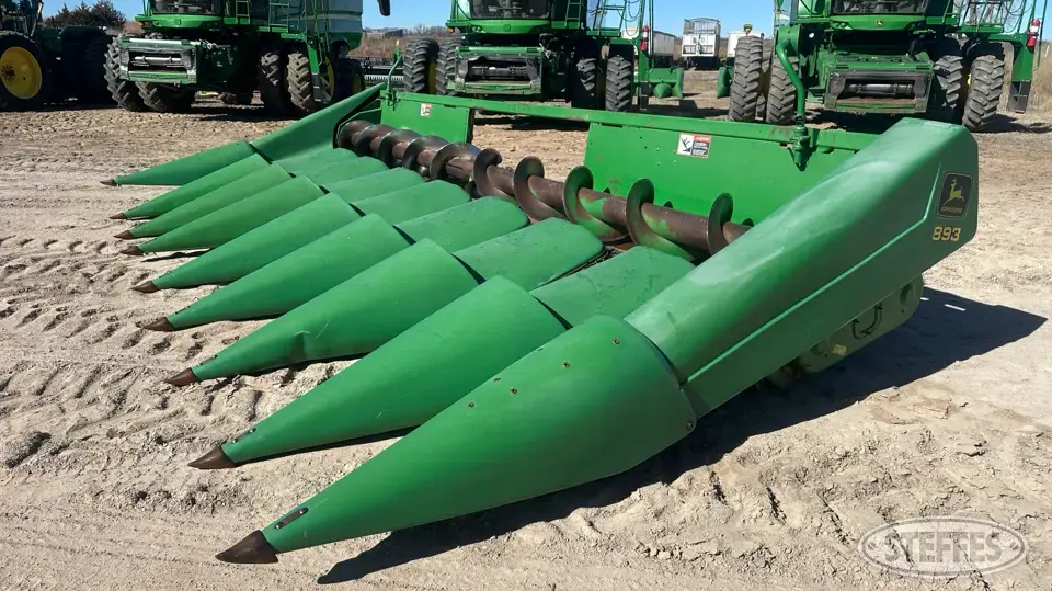 John Deere 893 Corn Head