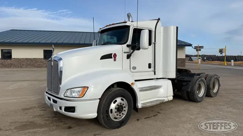 2010 Kenworth T600 Conventional Truck without Sleeper