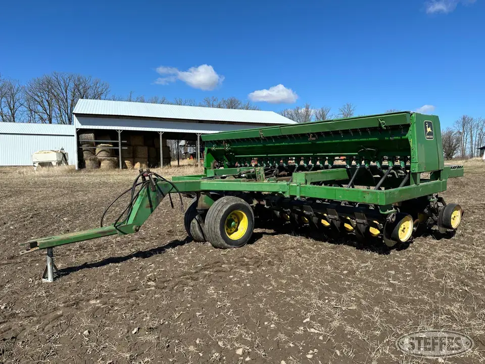John Deere 750 Press Drill