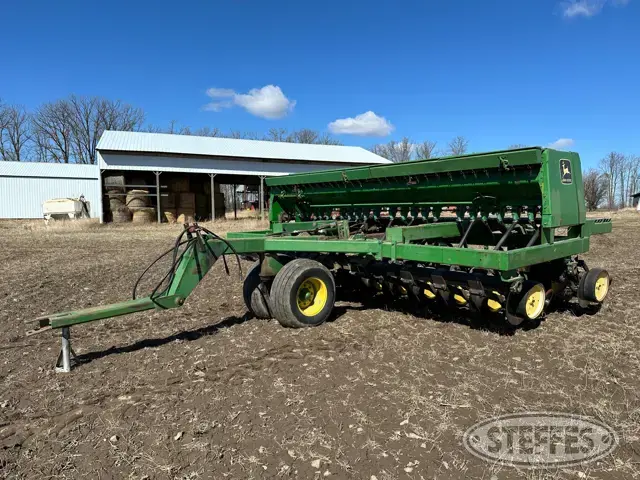 John Deere 750
