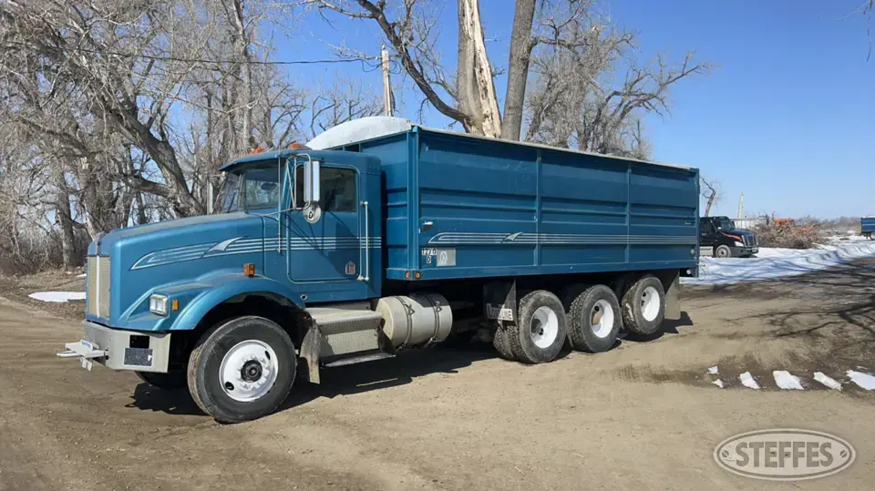 1991 Kenworth T450 Tri-Axle Boxed Truck