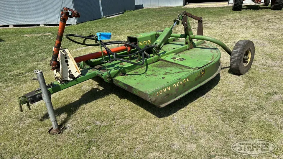 John Deere 606 Rotary Mower