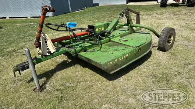 John Deere 606