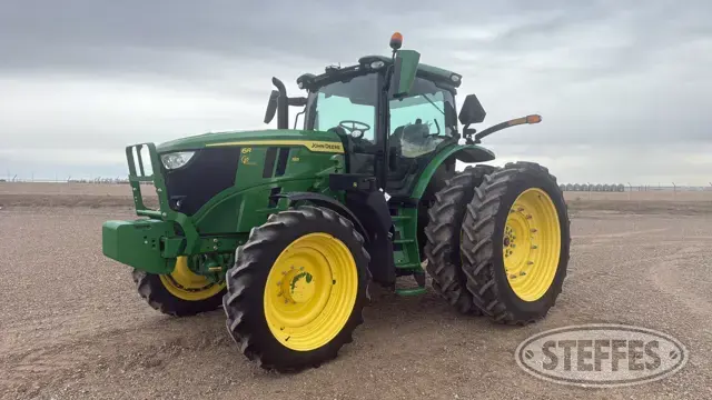 2022 John Deere 6R 195