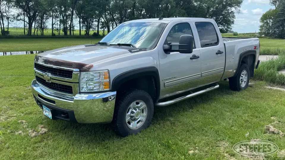2009 Chevrolet Silverado 2500HD LT 3 Quarter Ton Pickup