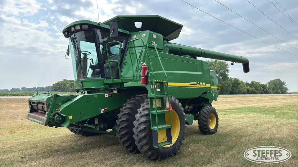 2000 John Deere 9650 Combine