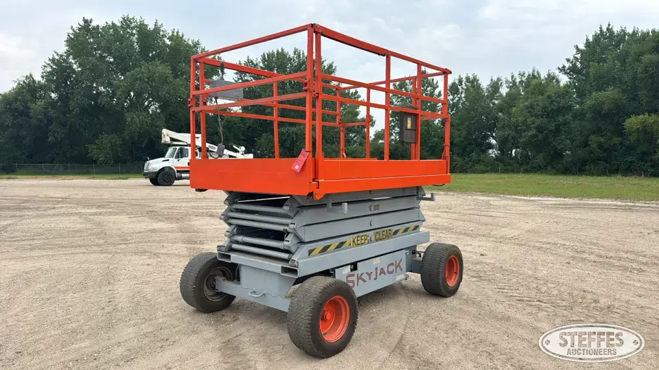 Skyjack SJ 6826 Scissor Lift