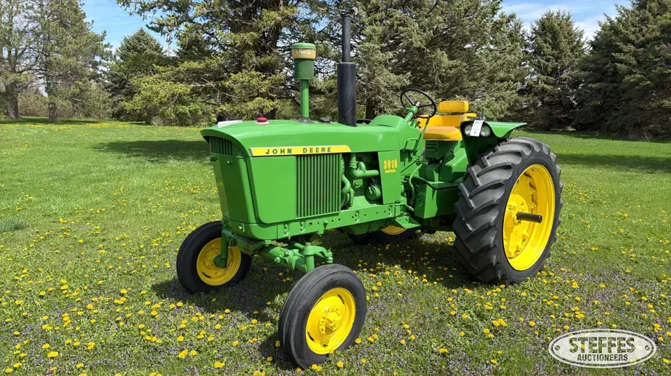 1962 John Deere 3010 2WD Tractor