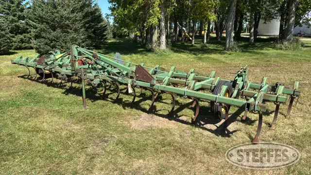 John Deere 1100