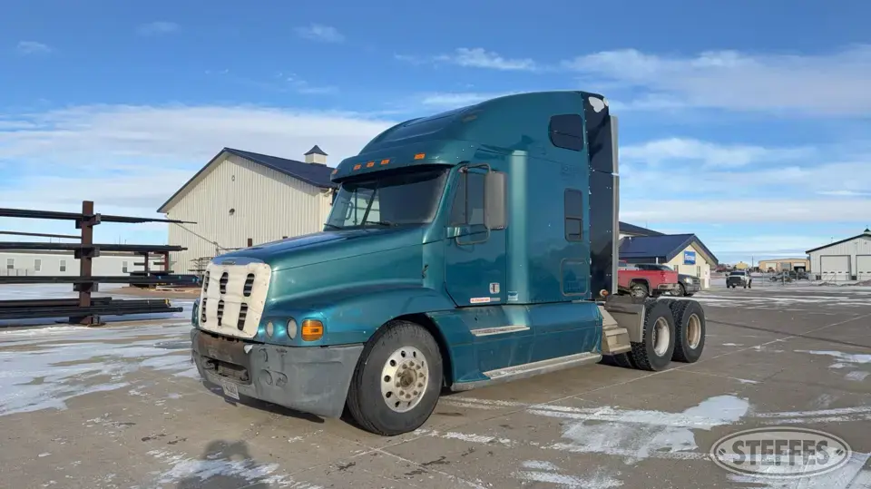 2007 Freightliner Century Class Conventional Truck with Sleeper