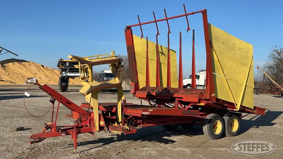 New Holland 1034 Bale Handling