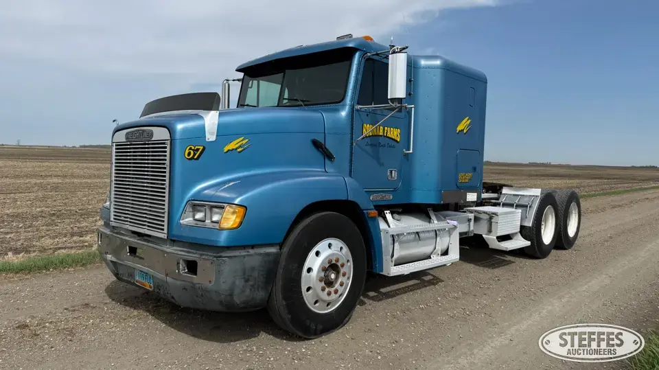 1994 Freightliner FLD112 Conventional Truck with Sleeper