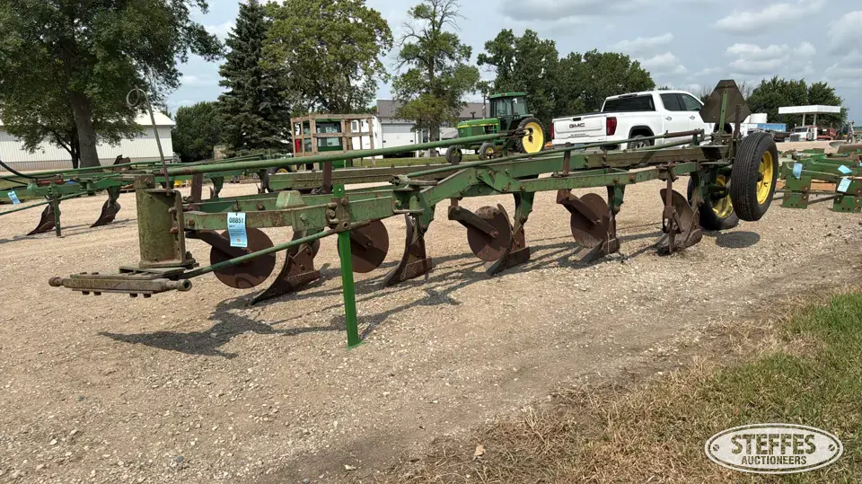 John Deere F145 Plow