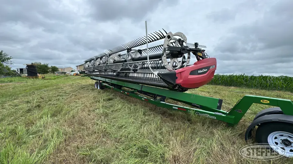 2022 MacDon FD240 Draper Head
