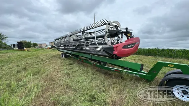 2022 MacDon FD240