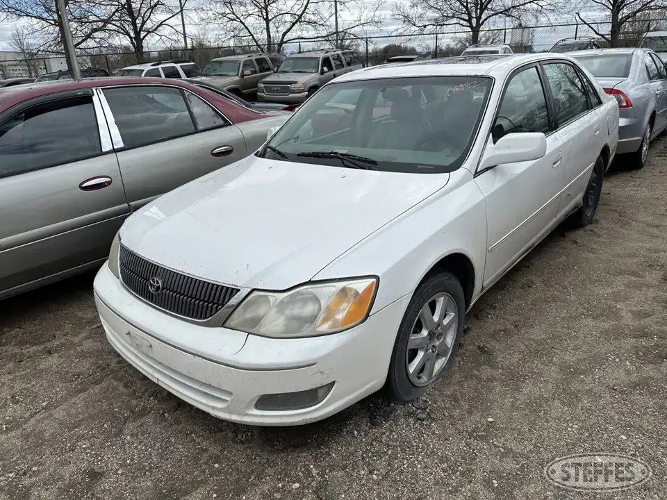 2001 Toyota Avalon Car