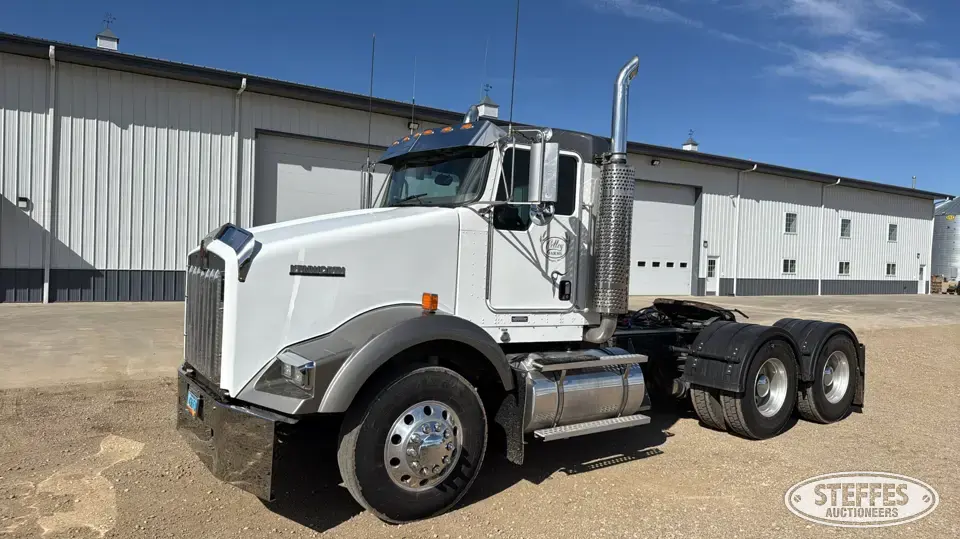 2007 Kenworth T800 Conventional Truck without Sleeper