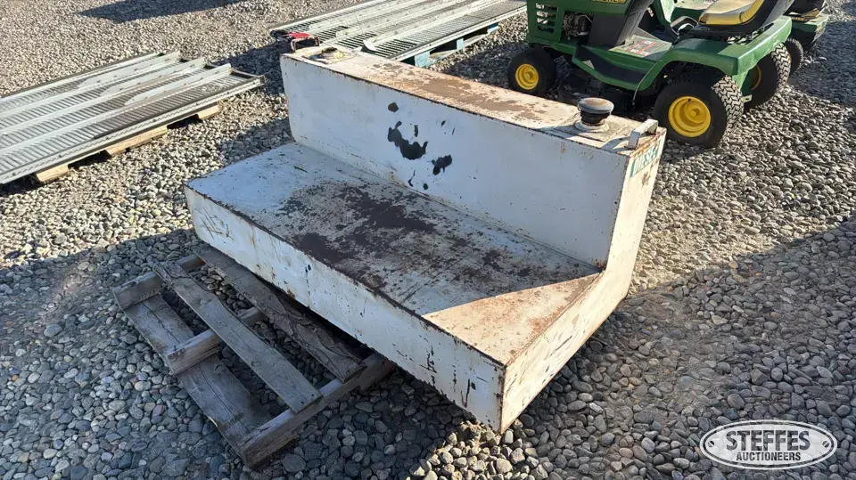 Approx. 125 gal. L-shaped fuel tank