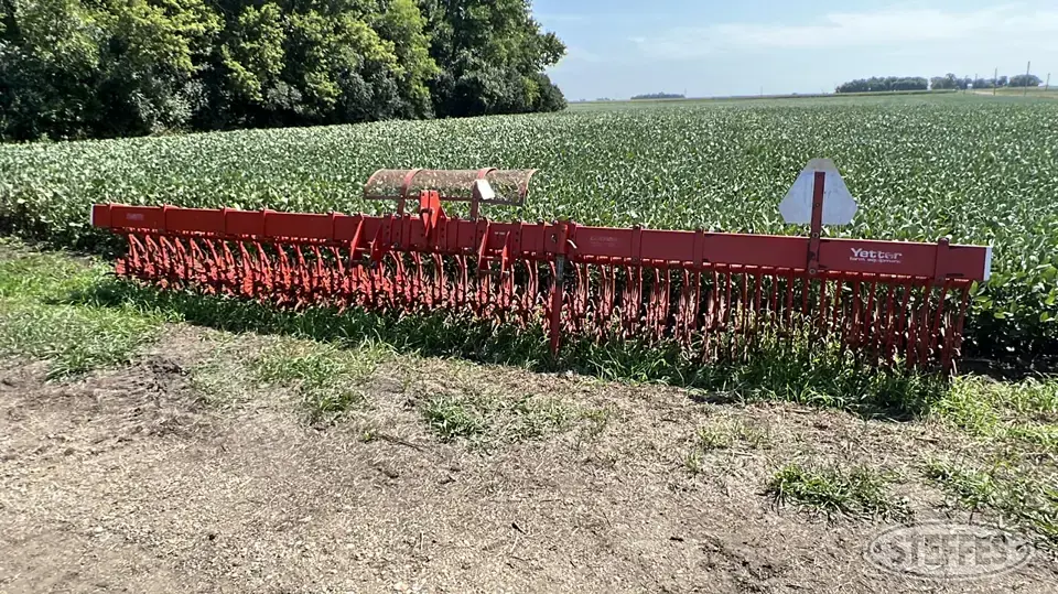 Yetter 3421 Rotary Hoe