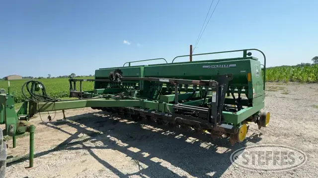 John Deere 750