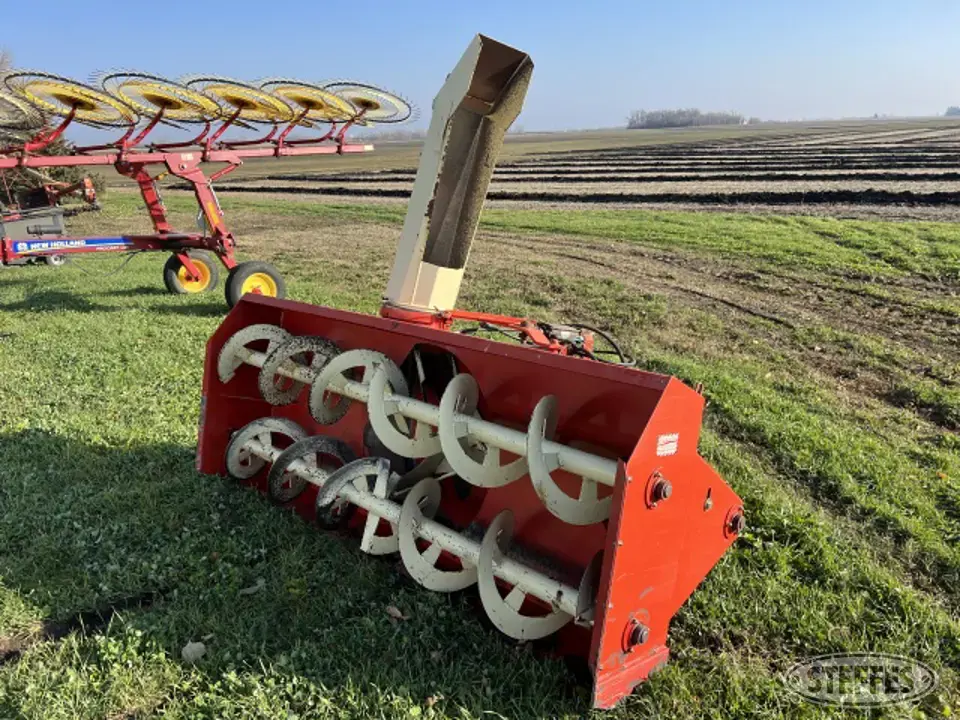 Buhler Farm King 960 3 Pt. Snowblower