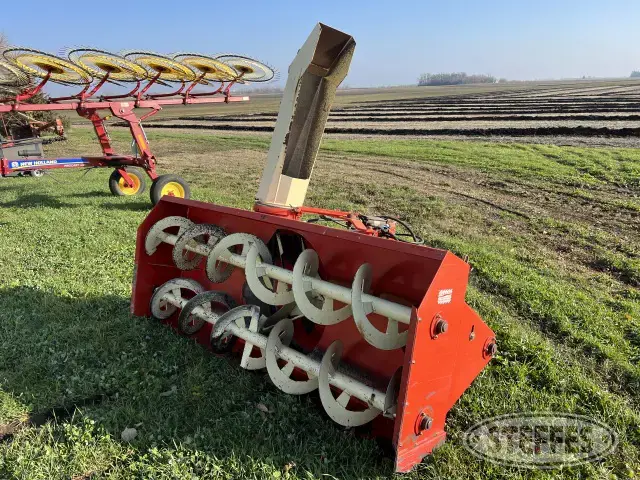 Buhler Farm King 960