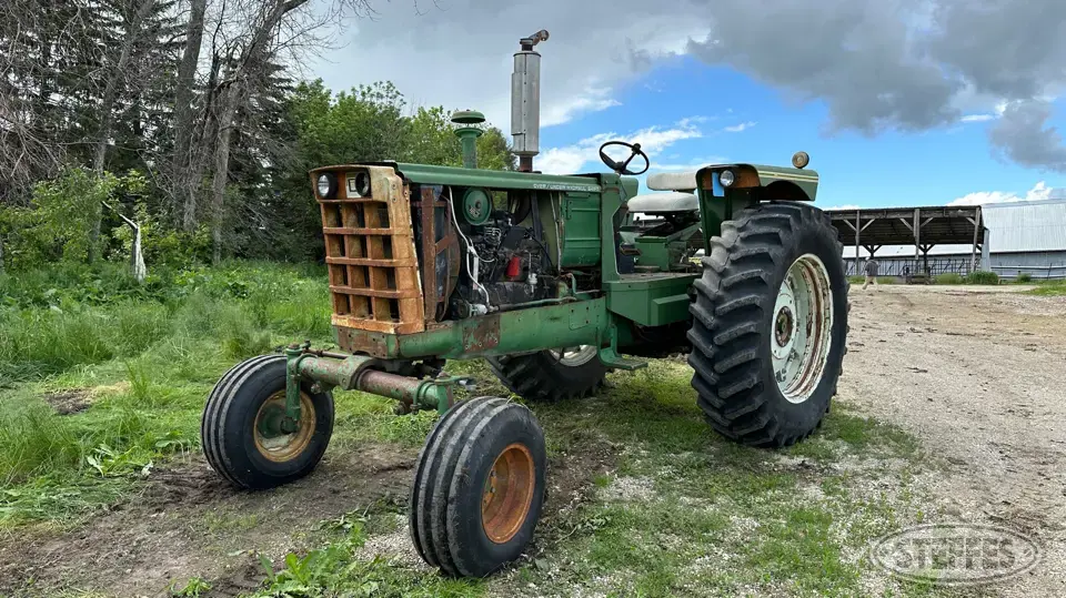 1974 Oliver 1755 2WD Tractor