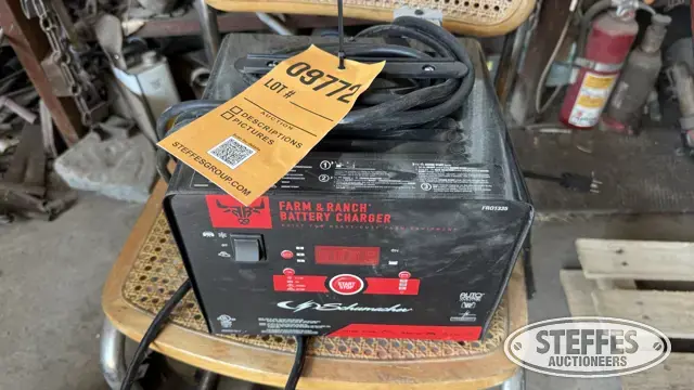 Schumacher Farm & Ranch battery charger