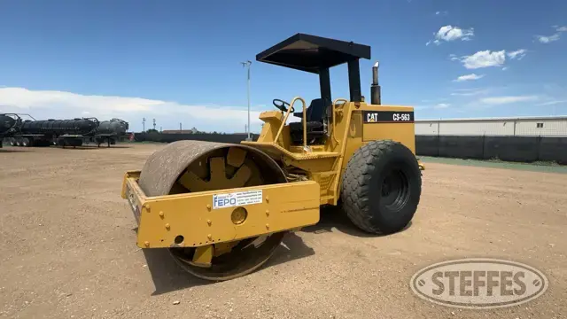 1990 CAT CS-563