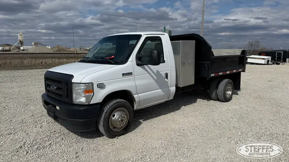 2014 Ford E-450 Dump Truck