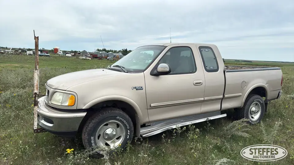 1997 Ford F-150 XLT Half Ton Pickup