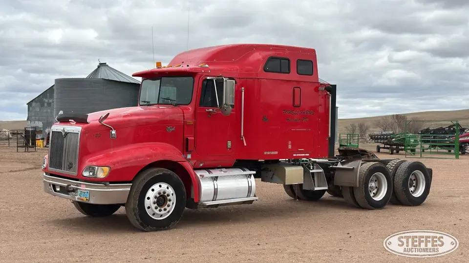 1999 International 9400 Conventional Truck with Sleeper