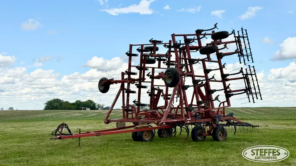 Morris Concept 2000 Field Cultivator