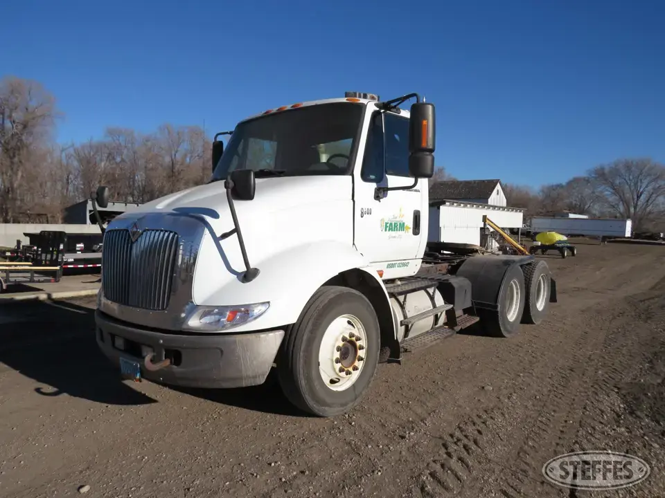 2005 International 8600 Conventional Truck without Sleeper
