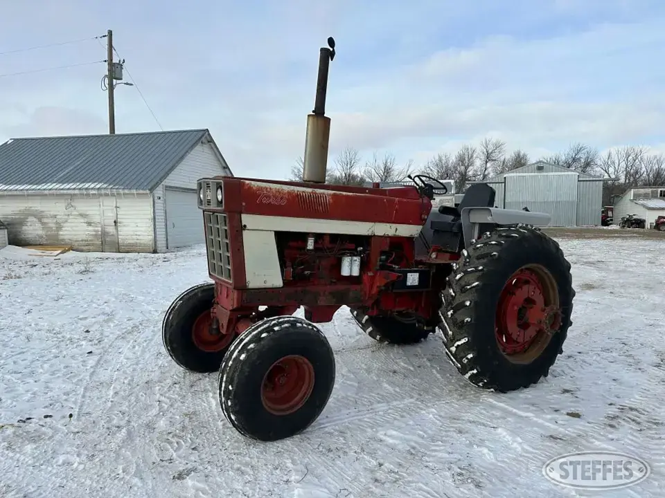 1975 Farmall 1466 2WD Tractor