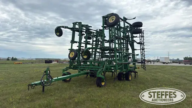 2013 John Deere 2410