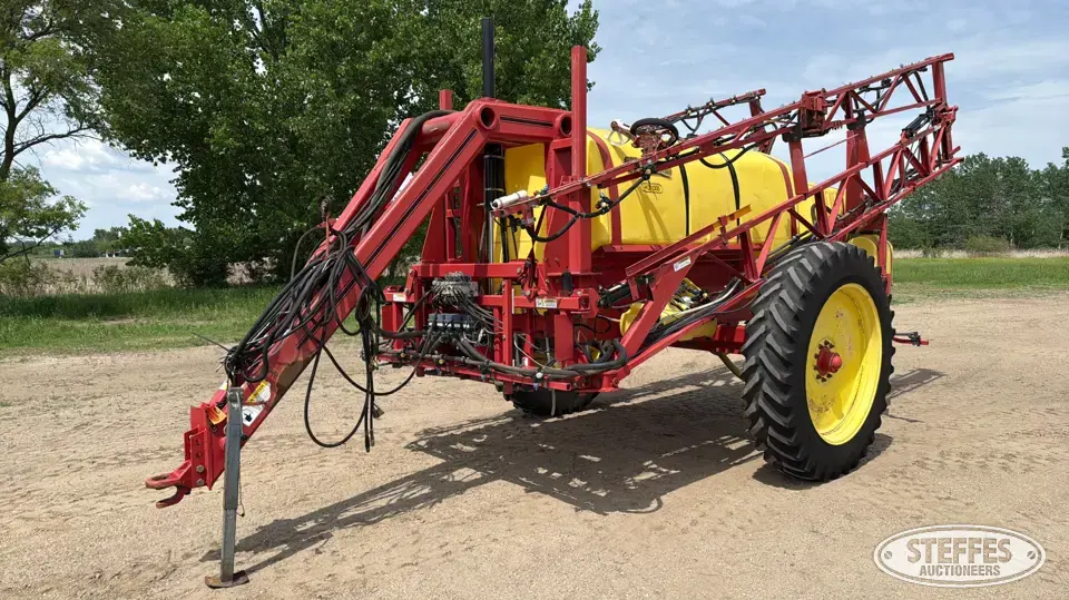Century HD 1300 Pull-Type Sprayer