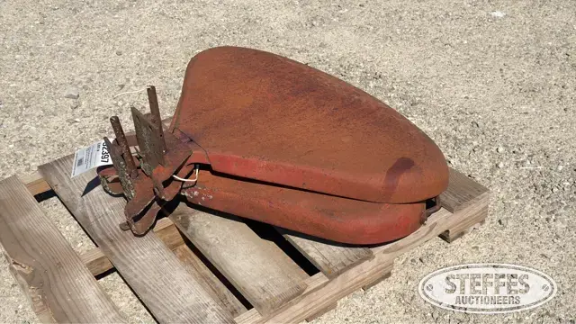 (2) International clamshell fenders