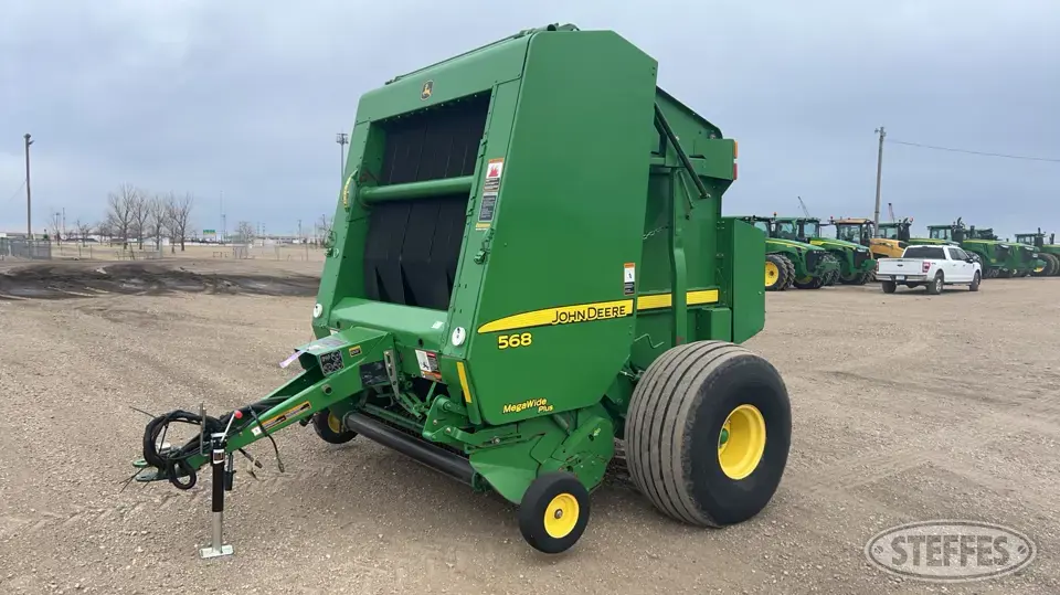2010 John Deere 568 Round Baler