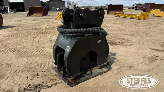 CAT CVP75 excavator plate compactor