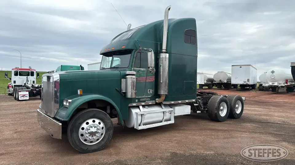 1995 Freightliner Classic Conventional Truck with Sleeper