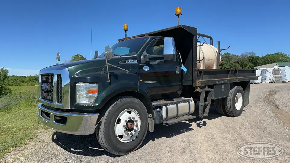 2016 Ford F-750 Dump Truck