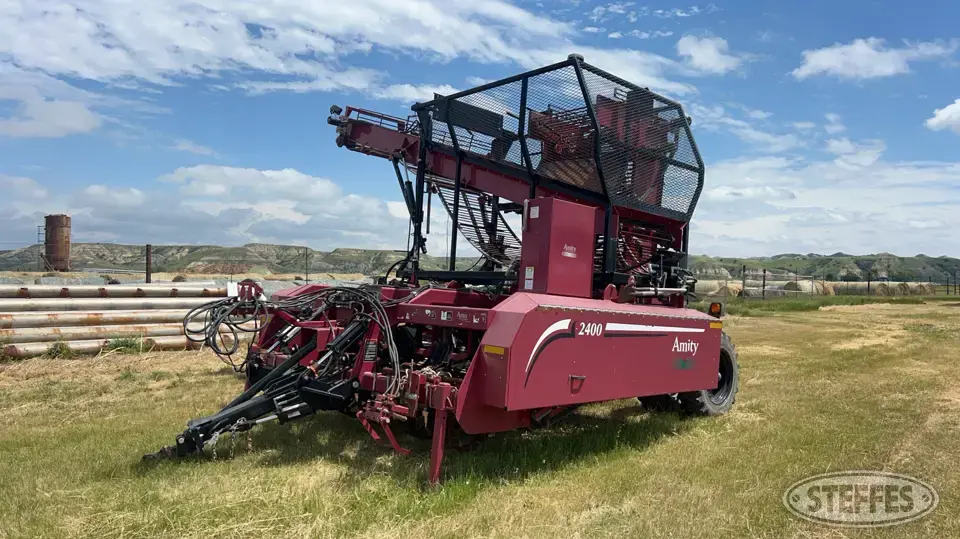 2014 Amity 2400 Sugarbeet Harvester